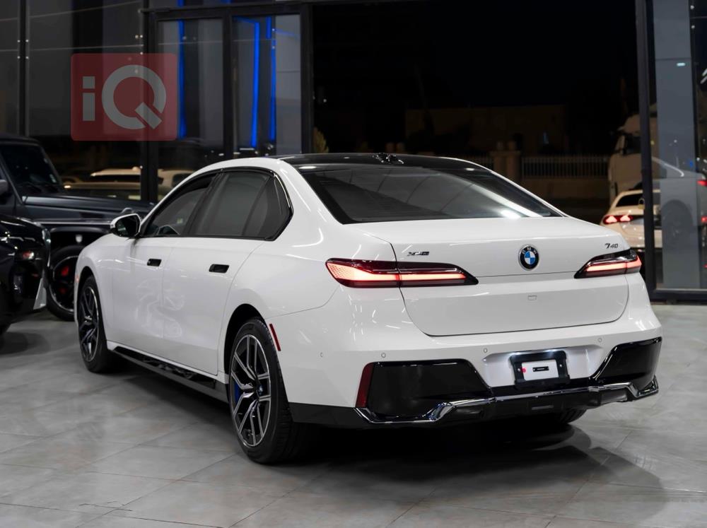 بي ام دبليو الفئة 7